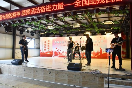 云图片